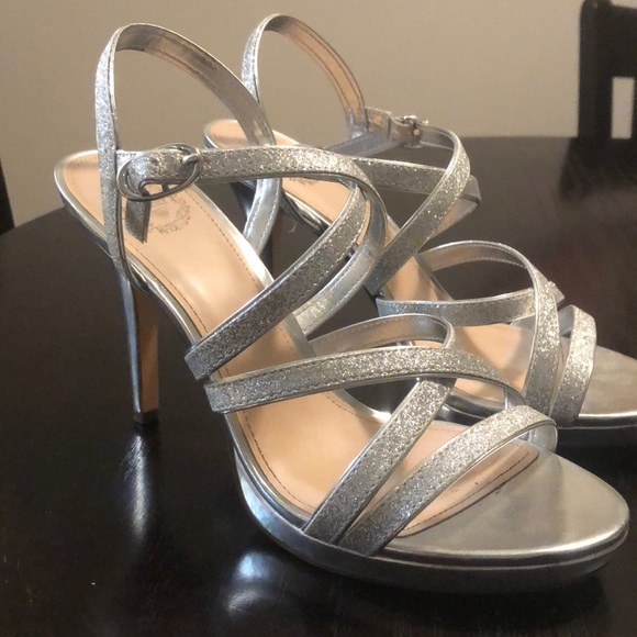 Silver Heels - Picture 1 of 5